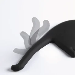 2 magnets crochet chats