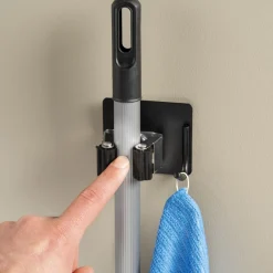 Accroche balai adhésif