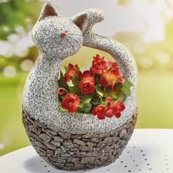 Chat porte plantes