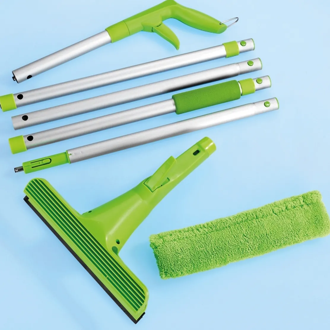 Lave-vitre vaporisateur extensible