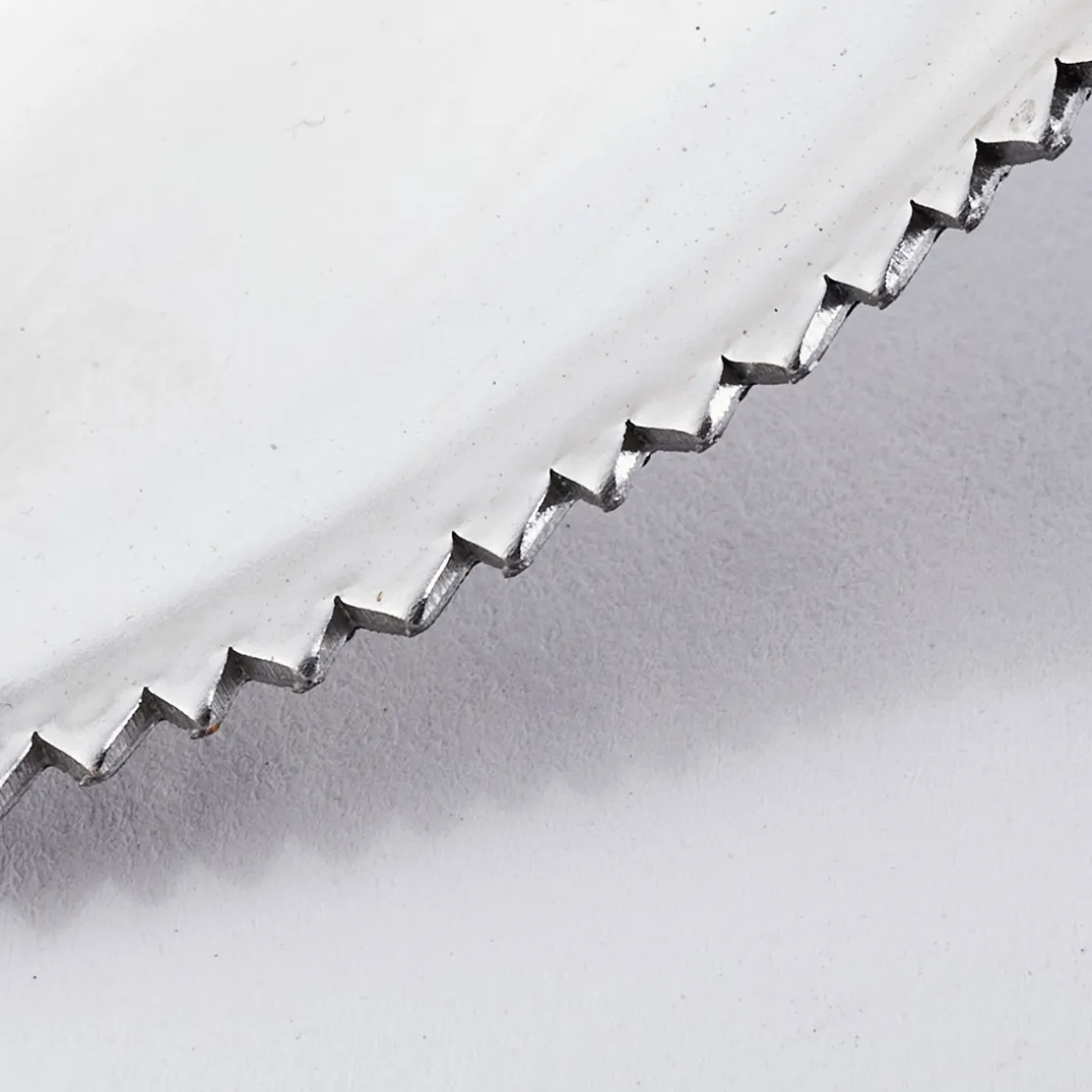 Outil de jardinage multifonctions