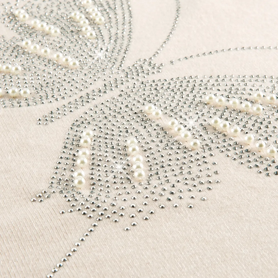 Pull papillon strass et perles écru