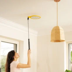 Raquette anti-insectes télescopique