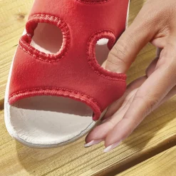 Sandales extensibles fleuri, rouge ou marine