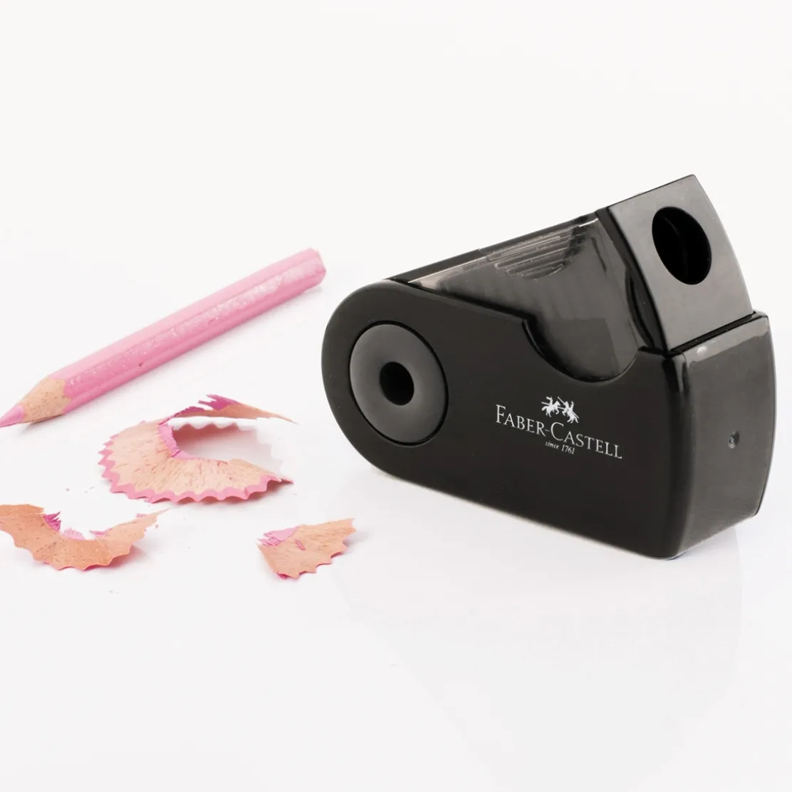 Taille crayon avec étui protection noir